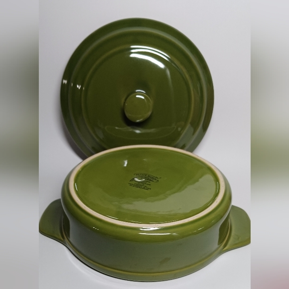 Olive Green Pottery Round Covered Casserole Baking Dish - Picture 5 of 5
